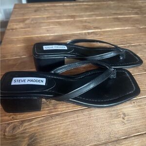 Steve Madden black heeled sandal
